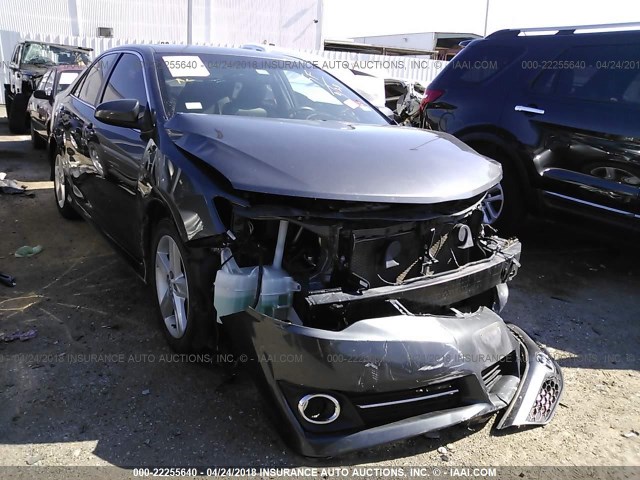 4T1BF1FK9EU861954 - 2014 TOYOTA CAMRY L/SE/LE/XLE 灰色 照片 1
