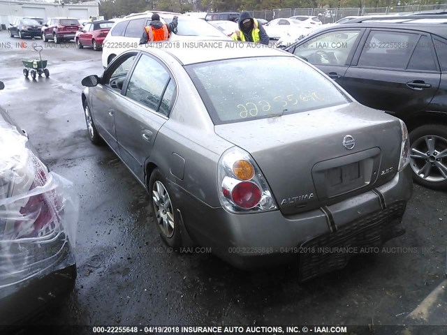 1N4AL11D24C196228 - 2004 NISSAN ALTIMA S/SL GOLD photo 3