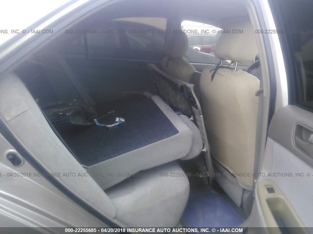 4T1BE30K44U275930 - 2004 TOYOTA CAMRY LE/XLE/SE 金色 照片 8