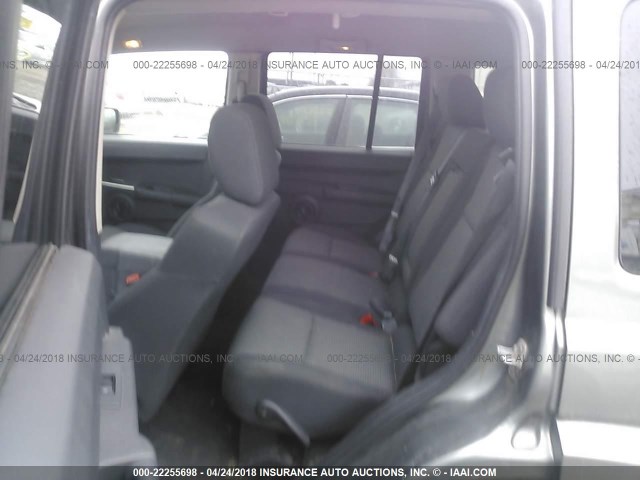 1J8HG48K08C129807 - 2008 JEEP COMMANDER SPORT Grau Foto 8