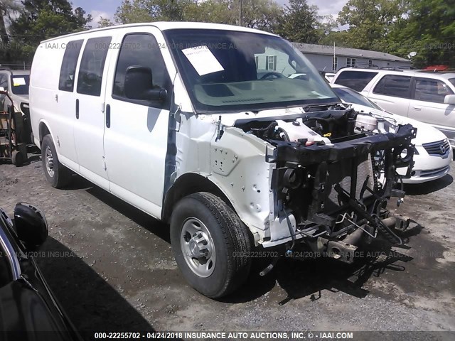 1GCWGAFF7H1216960 - 2017 CHEVROLET EXPRESS G2500  WHITE photo 1