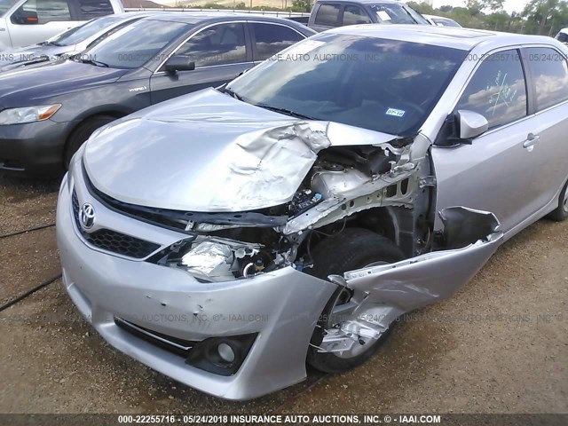 4T1BF1FK8EU849732 - 2014 TOYOTA CAMRY L/SE/LE/XLE 银色 照片 6