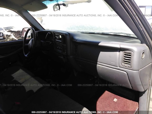 1GCEC14W52Z158396 - 2002 CHEVROLET SILVERADO C1500 SILVER photo 5