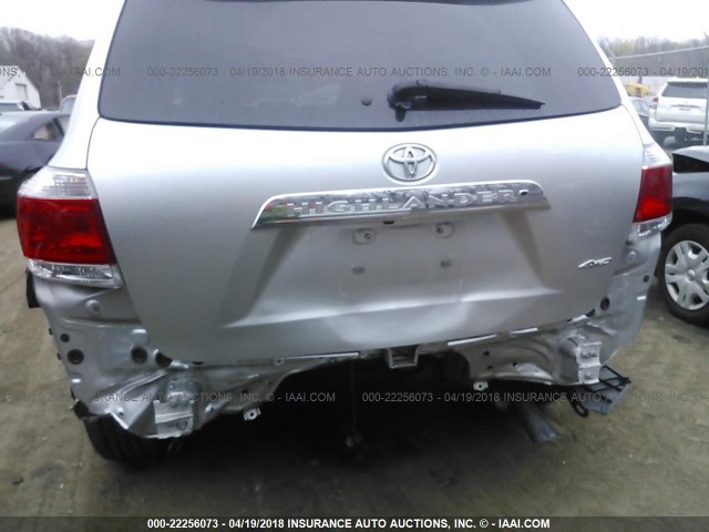 5TDBK3EH6BS070895 - 2011 TOYOTA HIGHLANDER SE SILVER photo 6