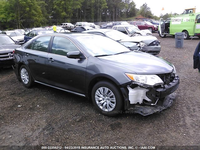 4T4BF1FK5ER424894 - 2014 TOYOTA CAMRY L/SE/LE/XLE 灰色 照片 1