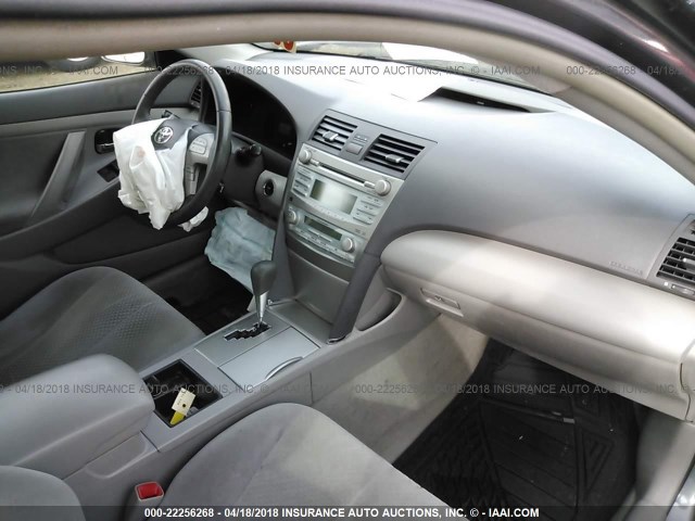 4T1BB46K09U089363 - 2009 TOYOTA CAMRY HYBRID GRAY photo 5