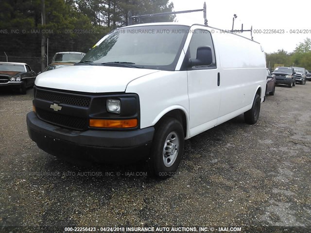 1GCGG29C181162292 - 2008 CHEVROLET EXPRESS G2500  WHITE photo 2