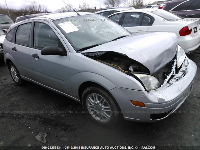 1FAHP37N47W203746 - 2007 FORD FOCUS ZX5/S/SE/SES 银色 照片 1