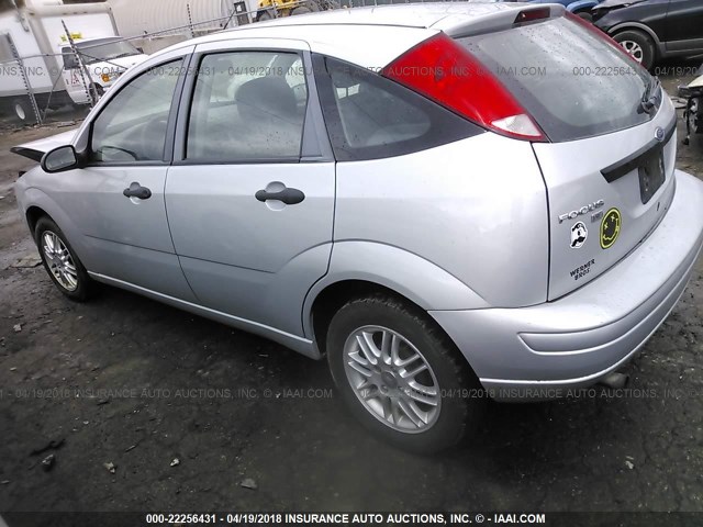 1FAHP37N47W203746 - 2007 FORD FOCUS ZX5/S/SE/SES 银色 照片 3