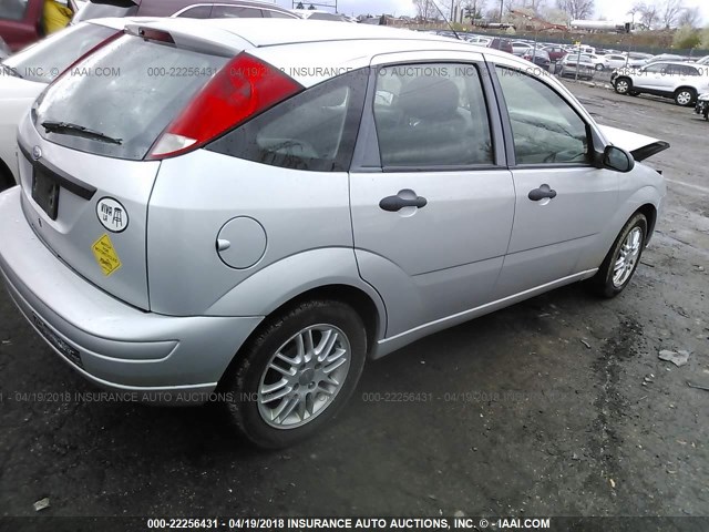 1FAHP37N47W203746 - 2007 FORD FOCUS ZX5/S/SE/SES 银色 照片 4