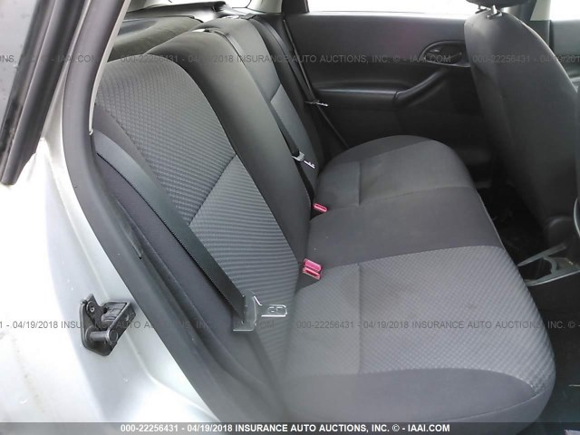1FAHP37N47W203746 - 2007 FORD FOCUS ZX5/S/SE/SES 银色 照片 8