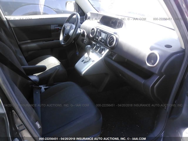 JTLKE50E281042974 - 2008 TOYOTA SCION XB BLACK photo 5