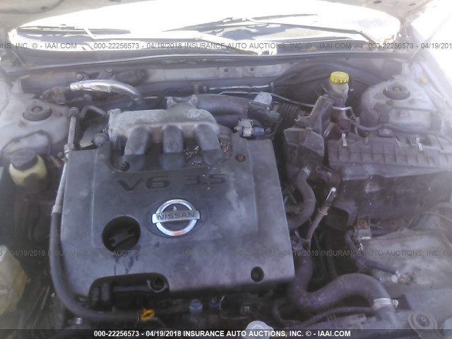 JN1DA31A43T436587 - 2003 NISSAN MAXIMA GLE/SE SILVER photo 10