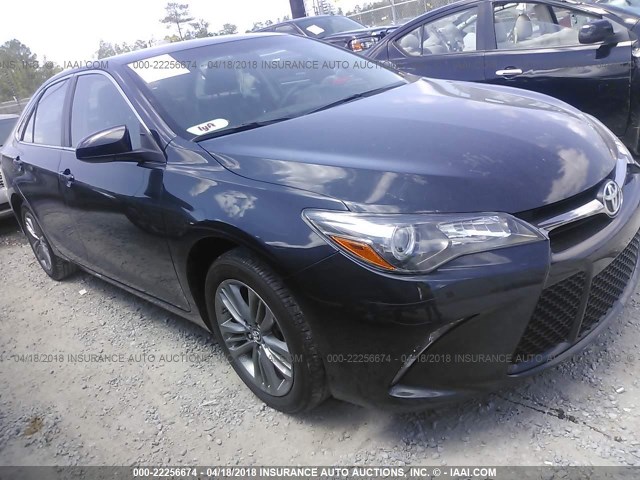 4T1BF1FK8HU377875 - 2017 TOYOTA CAMRY LE/XLE/SE/XSE BLACK photo 1