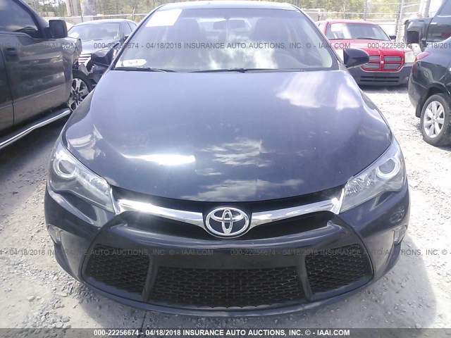 4T1BF1FK8HU377875 - 2017 TOYOTA CAMRY LE/XLE/SE/XSE BLACK photo 6