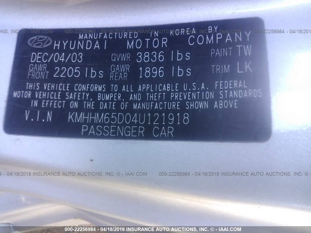 KMHHM65D04U121918 - 2004 HYUNDAI TIBURON SILVER photo 9