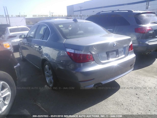 WBANV13538C150518 - 2008 BMW 528 XI GRAY photo 3