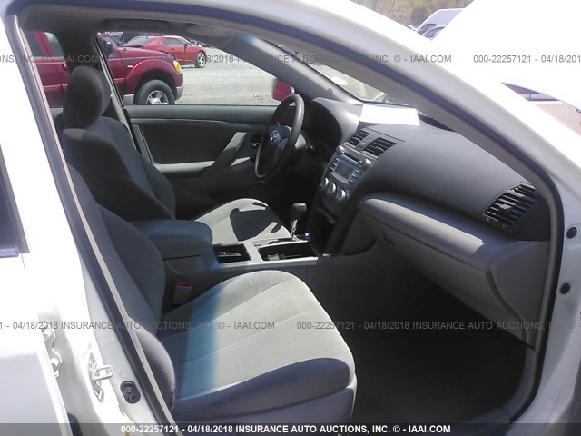 4T1BE46K17U554477 - 2007 TOYOTA CAMRY NEW GENERAT CE/LE/XLE/SE WHITE photo 5