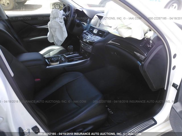 JN1BY1AR4DM604172 - 2013 INFINITI M37 X WHITE photo 5