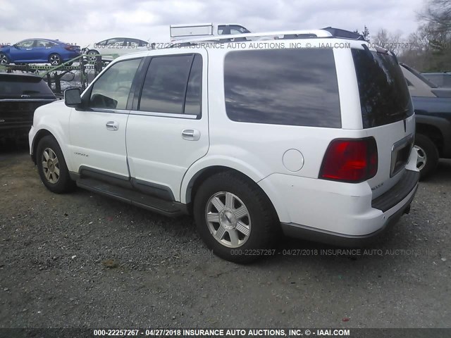 5LMFU28R94LJ33074 - 2004 LINCOLN NAVIGATOR Weiß Foto 3