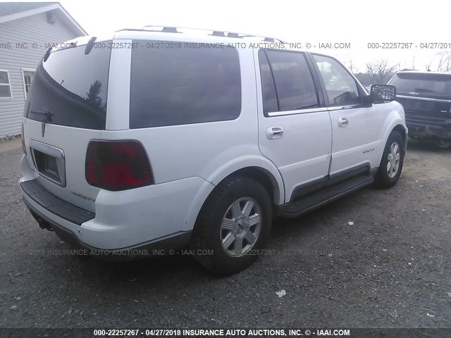 5LMFU28R94LJ33074 - 2004 LINCOLN NAVIGATOR Weiß Foto 4