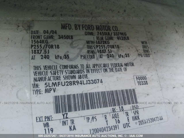 5LMFU28R94LJ33074 - 2004 LINCOLN NAVIGATOR Weiß Foto 9