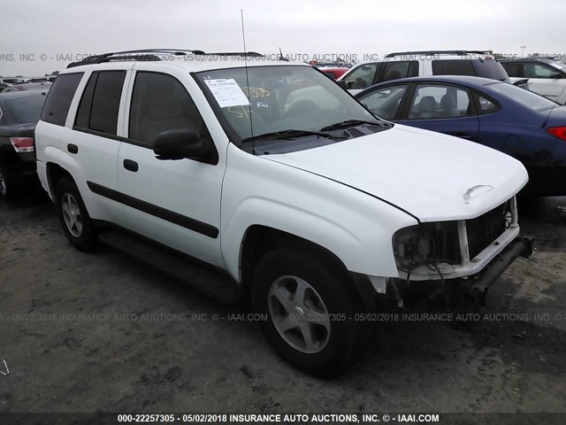 1GNDS13S452139677 - 2005 CHEVROLET TRAILBLAZER LS/LT WHITE photo 1