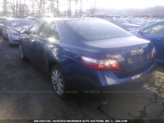 4T1BK46K38U065962 - 2008 TOYOTA CAMRY LE/XLE/SE BLUE photo 3