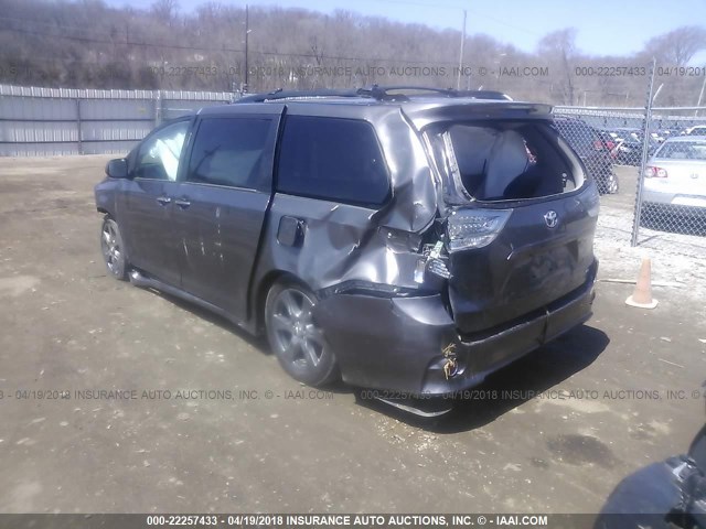 5TDXZ3DC1HS848472 - 2017 TOYOTA SIENNA SE GRAY photo 3