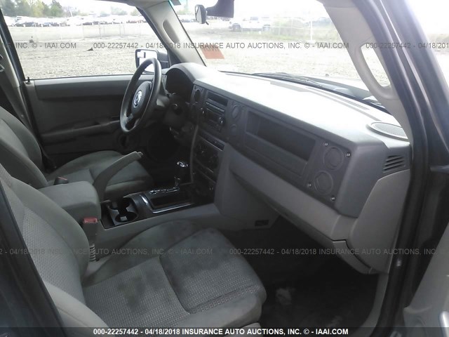 1J8HG48K56C238681 - 2006 JEEP COMMANDER 锡色 照片 5