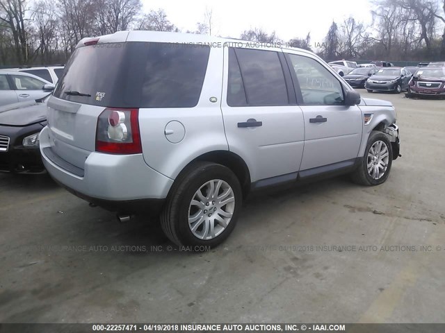 SALFP24N68H067828 - 2008 LAND ROVER LR2 SE SILVER photo 4