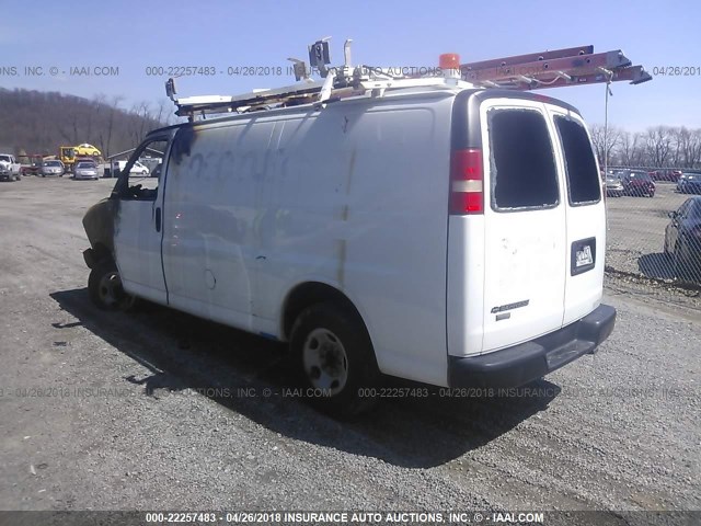 1GCGG25C291173146 - 2009 CHEVROLET EXPRESS G2500  WHITE photo 3