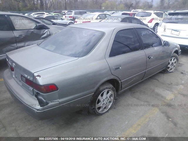 JT2BF28K1X0188913 - 1999 TOYOTA CAMRY LE/XLE GRAY photo 4