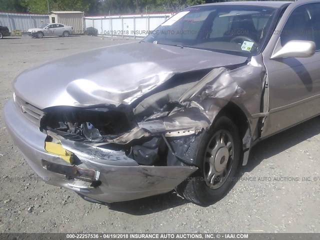 4T1BG12K6TU763593 - 1996 TOYOTA CAMRY DX/LE/XLE BEIGE photo 6