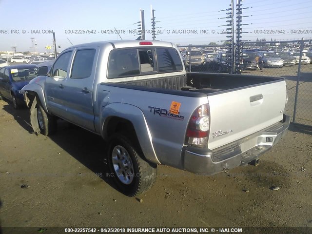 3TMLU4EN6CM089698 - 2012 TOYOTA TACOMA DOUBLE CAB ვერცხლისფერი ფოტო 3
