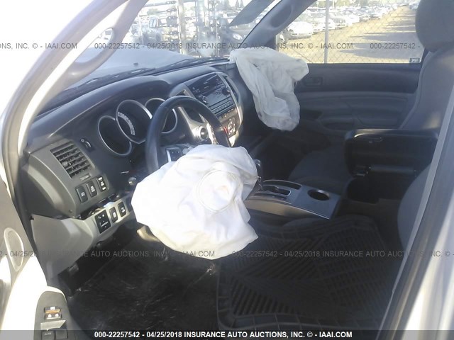 3TMLU4EN6CM089698 - 2012 TOYOTA TACOMA DOUBLE CAB ვერცხლისფერი ფოტო 5