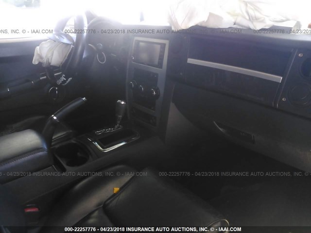 1J4RH4GK1AC157416 - 2010 JEEP COMMANDER SPORT SILVER photo 5