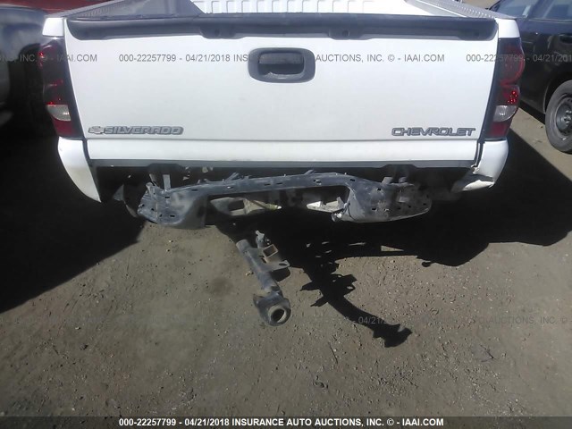 1GCGK23U94F135404 - 2004 CHEVROLET SILVERADO K2500 WHITE photo 6