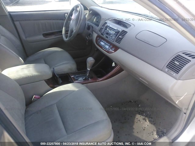 4T1BE32K84U807838 - 2004 TOYOTA CAMRY LE/XLE/SE BEIGE photo 5