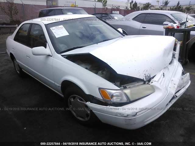 4T1BG22K6XU905825 - 1999 TOYOTA CAMRY CE/LE/XLE WHITE photo 1