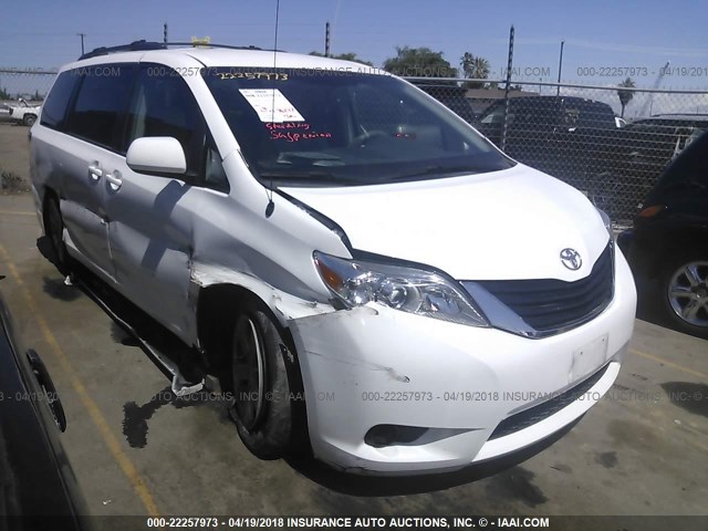 5TDKK3DC3DS299995 - 2013 TOYOTA SIENNA LE WHITE photo 1