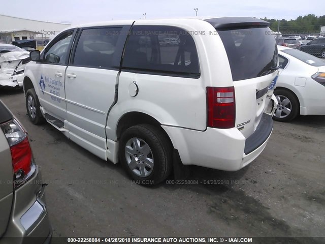 2D4RN4DE7AR364299 - 2010 DODGE GRAND CARAVAN SE WHITE photo 3