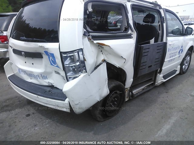 2D4RN4DE7AR364299 - 2010 DODGE GRAND CARAVAN SE WHITE photo 6