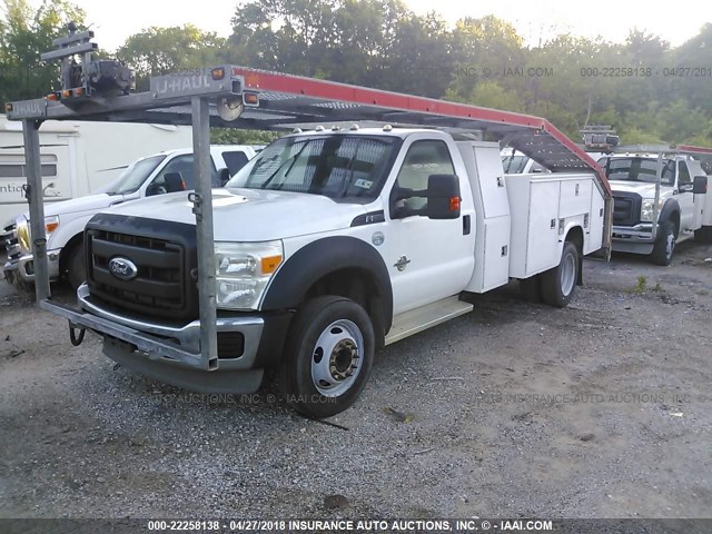 1FDUF5GT5BEA86596 - 2011 FORD F550 SUPER DUTY WHITE photo 2