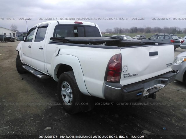 5TEKU72N57Z448002 - 2007 TOYOTA TACOMA DBL CAB PRERUNNER LNG BED WHITE photo 3