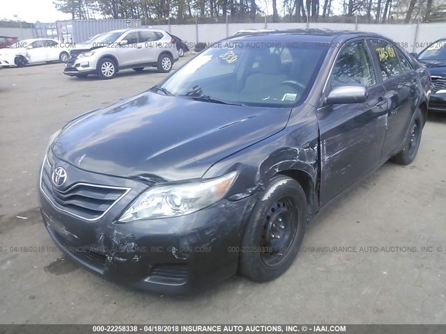 4T4BF3EK9BR172821 - 2011 TOYOTA CAMRY SE/LE/XLE GRAY photo 6