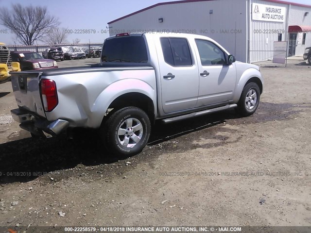 1N6AD0ER8DN716036 - 2013 NISSAN FRONTIER S/SV/SL/PRO-4X SILVER photo 4