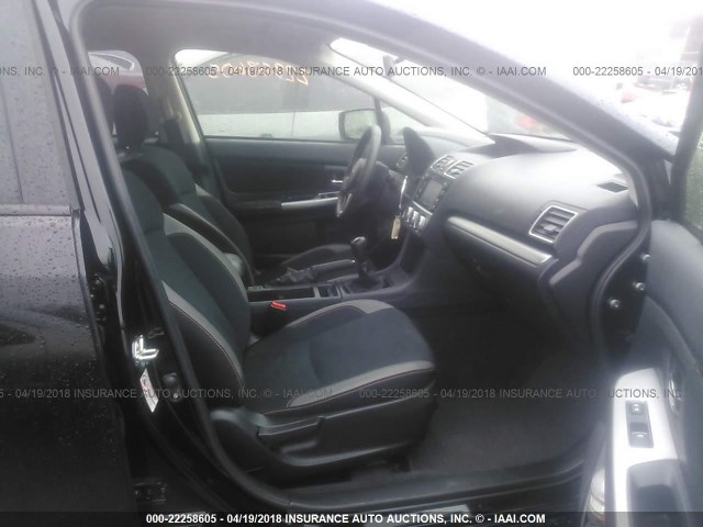 JF2GPABC0HG233419 - 2017 SUBARU CROSSTREK PREMIUM შავი ფოტო 5