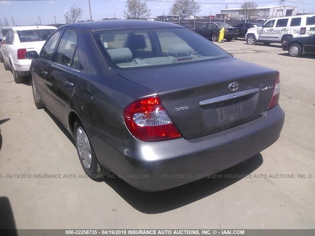 4T1BE32K02U543012 - 2002 TOYOTA CAMRY LE/XLE/SE GRAY photo 3