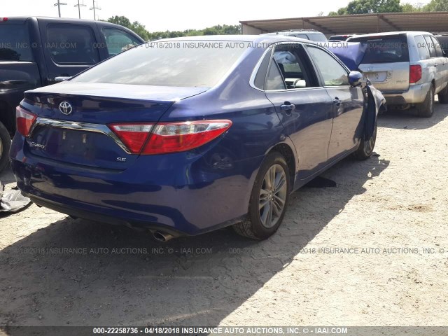 4T1BF1FK7FU908979 - 2015 TOYOTA CAMRY LE/XLE/SE/XSE 蓝色 照片 4